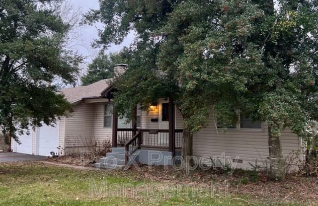 2207 S Clay - 2207 South Clay Avenue, Springfield, MO 65807