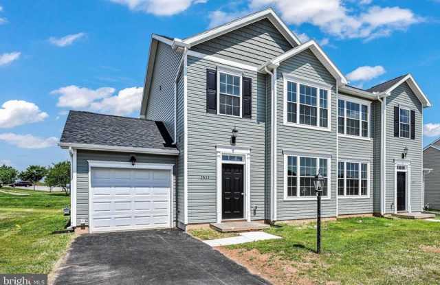 Photo of Luxury Townhome with garage!