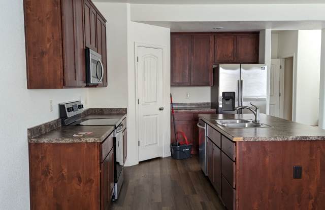 2729 Reynolds Street B - 1