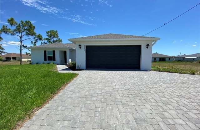 1906 Jacaranda Parkway W