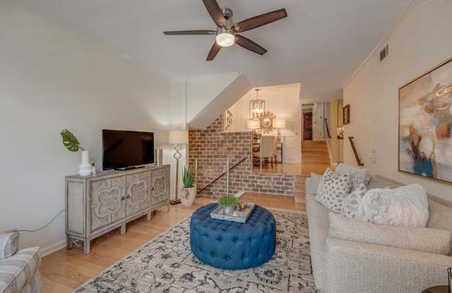 FULLY FURNISHED 2 BED 2 BATH TOWNHOME IN GREENHILLS $2500 PER MONTH.