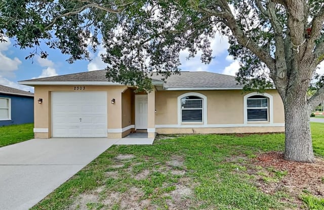 2303 16TH AVENUE CIRCLE E - 2303 16th Avenue Circle East, Manatee County, FL 34221