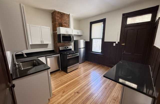 187-189 E Whittier St