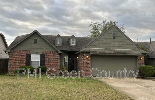 3525 East Aurora Street