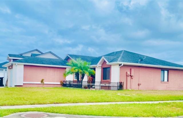 378 CHICAGO WOODS CIRCLE