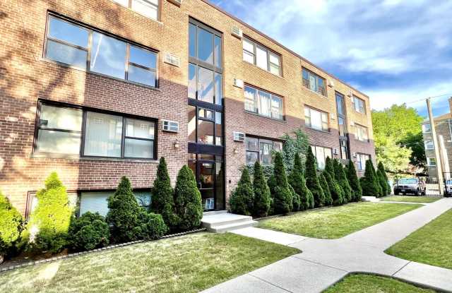 2901 W Summerdale Avenue - 2901 West Summerdale Avenue, Chicago, IL 60625