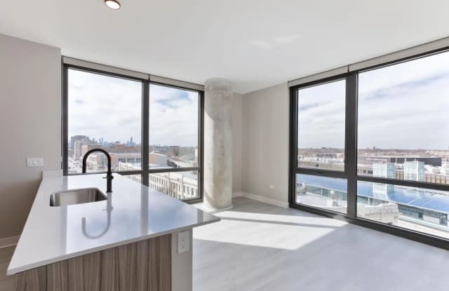 Photo of 4617 North Broadway