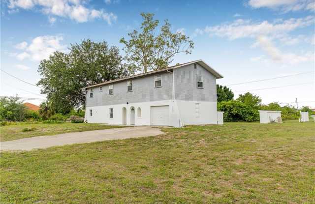 Photo of 3303 6th Street Southwest