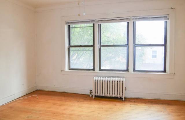 Photo of 2958 North Seeley