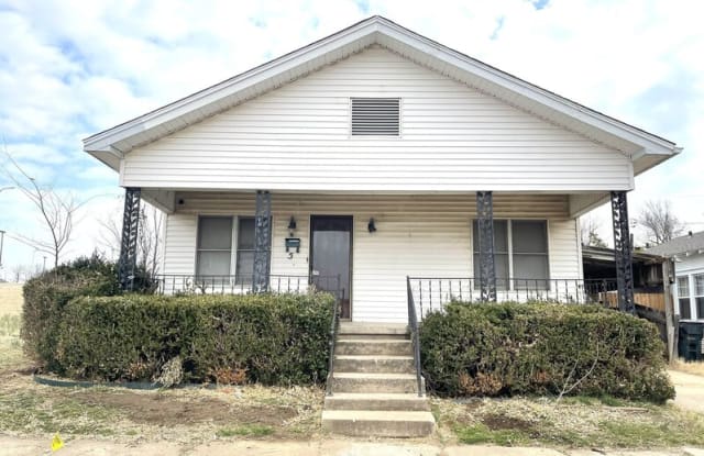 5 S Hickory St - 5 South Hickory Street, Sapulpa, OK 74066