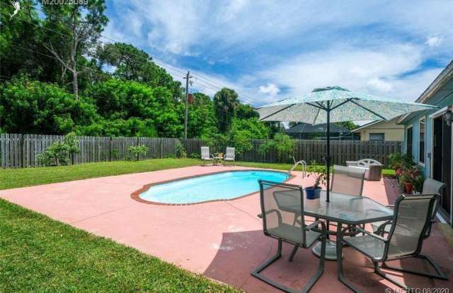 4063 Southeast Jacaranda Street