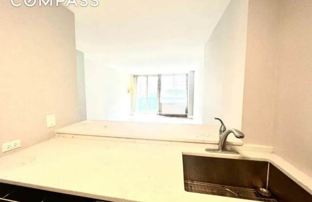 Photo of 250 West 90th Street