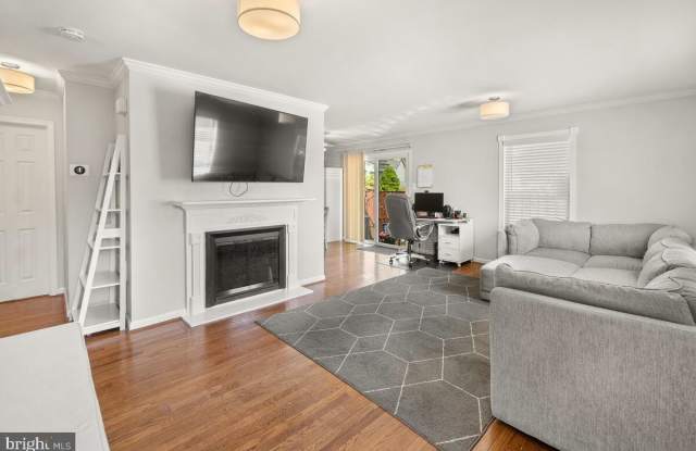 Photo of 19602 Labelle Court