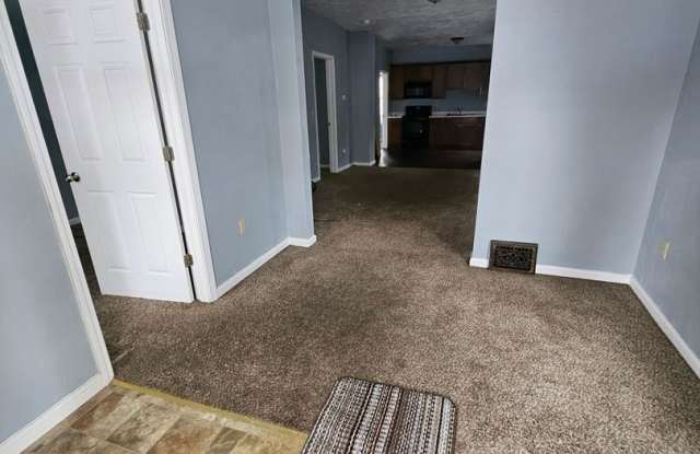 Lower 3 bedroom unit East Side