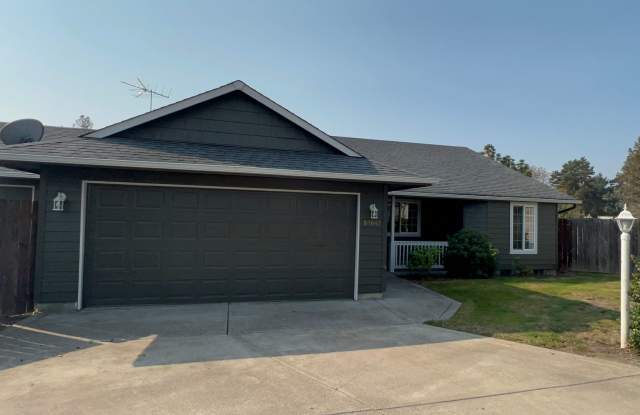 Charming Veneta Home!