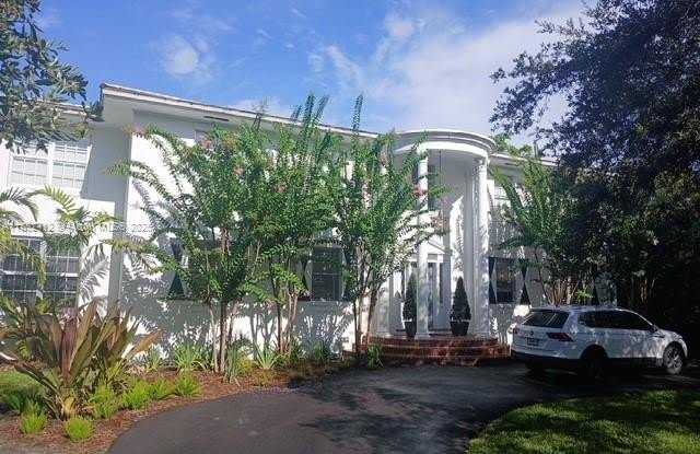 Photo of 2828 Segovia St