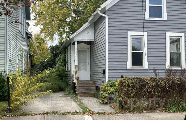 3354 W 32nd St