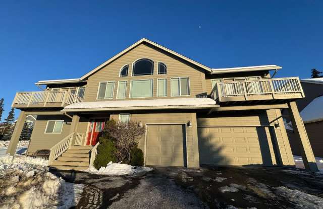 Stunning home in Goldenview