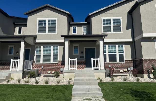 GET $500 OFF THE FIRST MONTHS RENT!!!