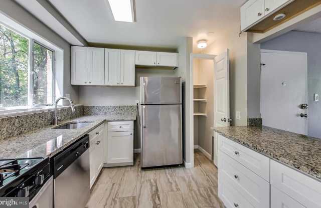 10301 MONTROSE Avenue unit: 101