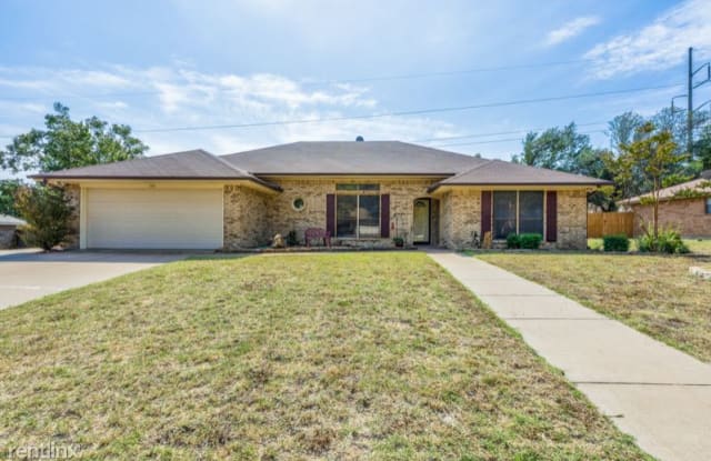 Front Room only at 108 Guinevere - 108 Guinevere Drive, Weatherford, TX 76086