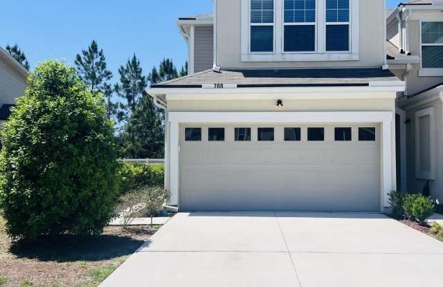 700 GROVER LN