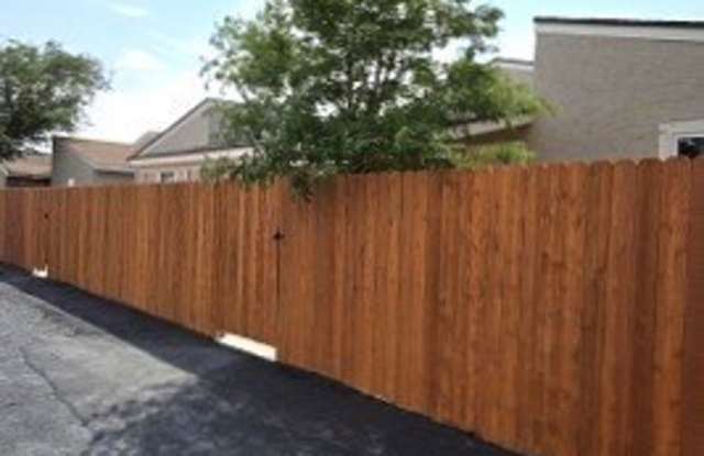 121 N Glenwood Drive