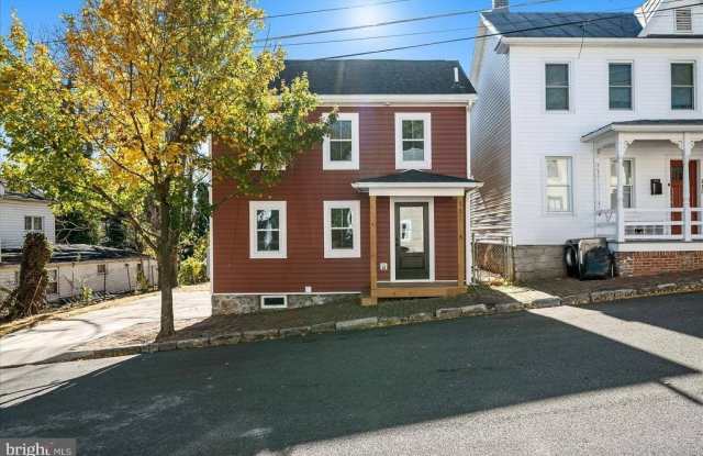 Photo of 117 East Monmouth Street