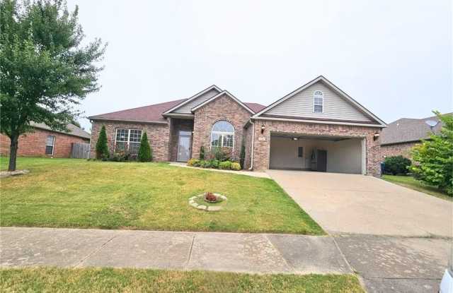 1300 Willow Bend  AVE