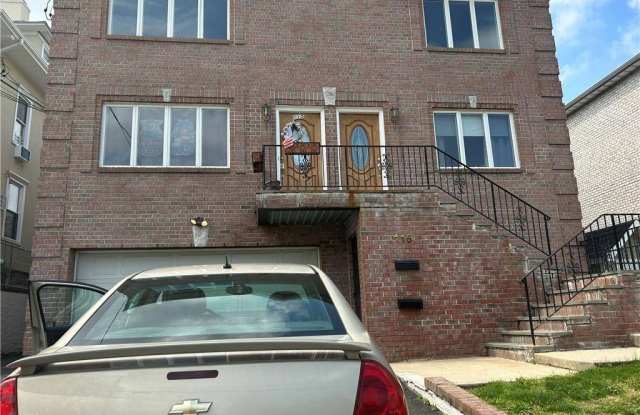 115 Seminary Ave