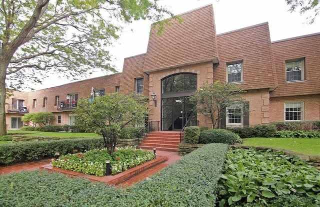 1240 Park Ave W