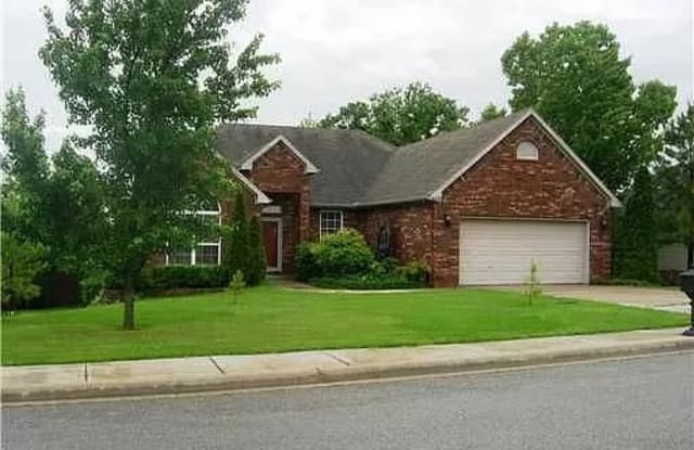 4200 West Cherokee Road - 4200 West Cherokee Road, Rogers, AR 72758