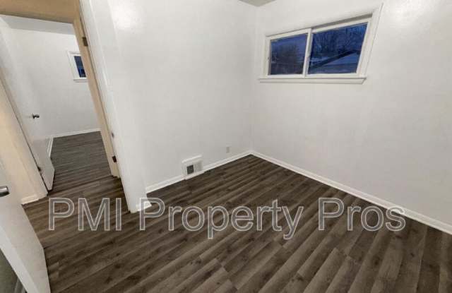 Photo of 5656 N 61st St