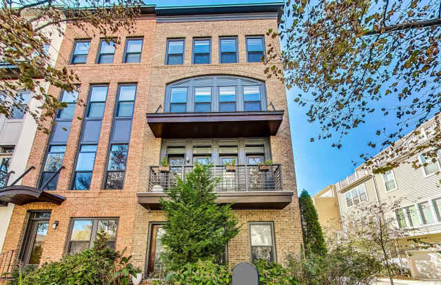 Photo of Luxury TH in King Farm 4 + 3.5Ba  Rooftop deck