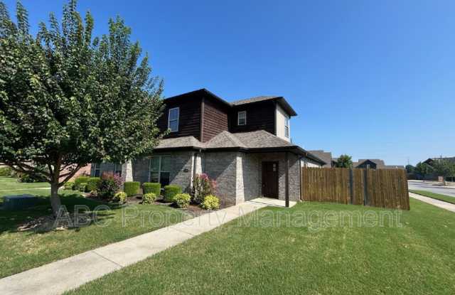 3101 SW Warberry Ave