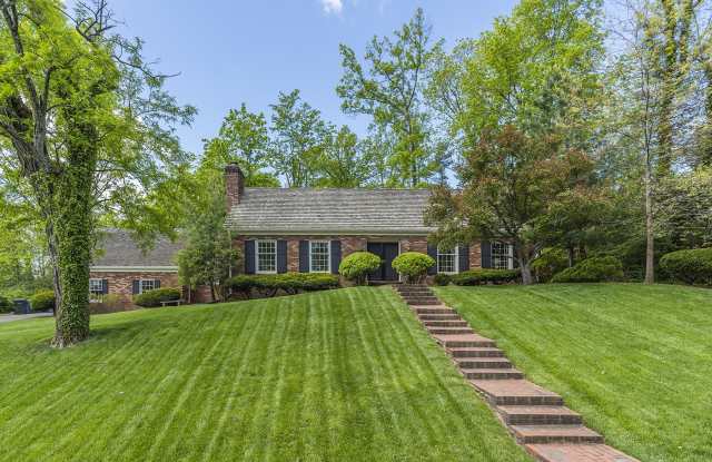 2024 Lakeside Drive
