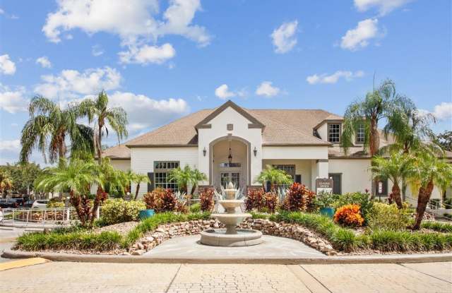 Osprey Links at Hunters Creek Apartments