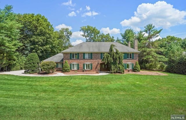 246  West Saddle River Road - 246 West Saddle River Road, Upper Saddle River, NJ 07458