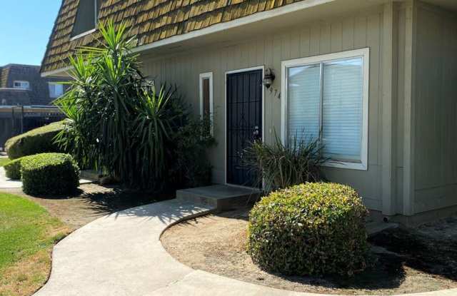 1974 Shadowbrook Dr