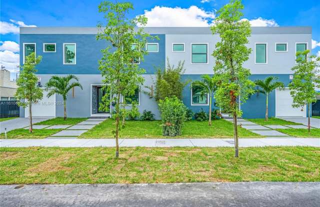 2340-2342 SW 13th St