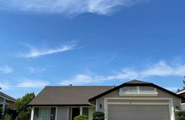 NICE SINGLE STORY HOUSE IN ROCKLIN! - 3404 Cook Street, Rocklin, CA 95765