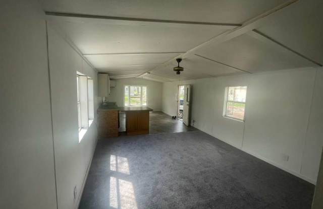 1806 E Webster Rd