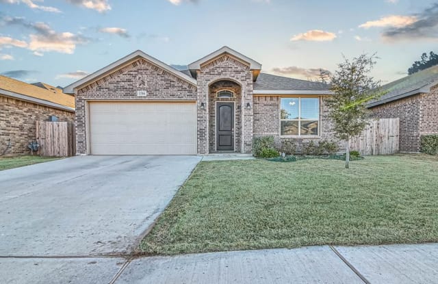 1316 Madrone Ave - 1316 Madrone Avenue, Midland, TX 79705