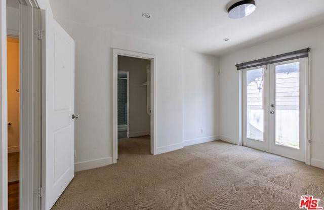 Photo of 2147 North Beverly Glen Boulevard