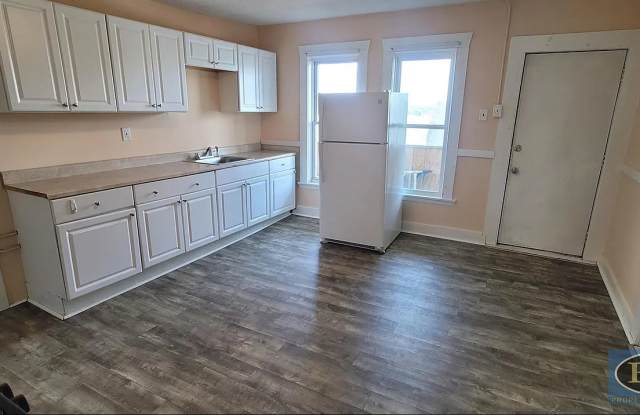 Photo of 574 Silver Street - 3 E