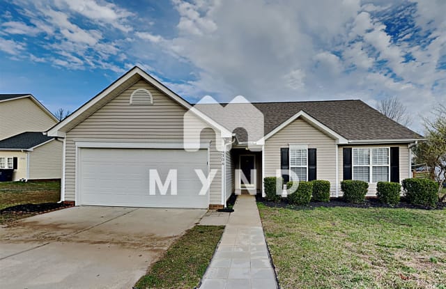 14306 Menifee Dr - 14306 Menifee Drive, Huntersville, NC 28078