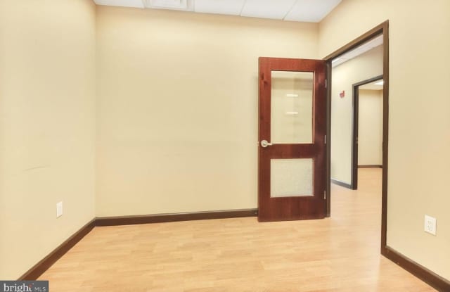 19465 DEERFIELD AVE #106