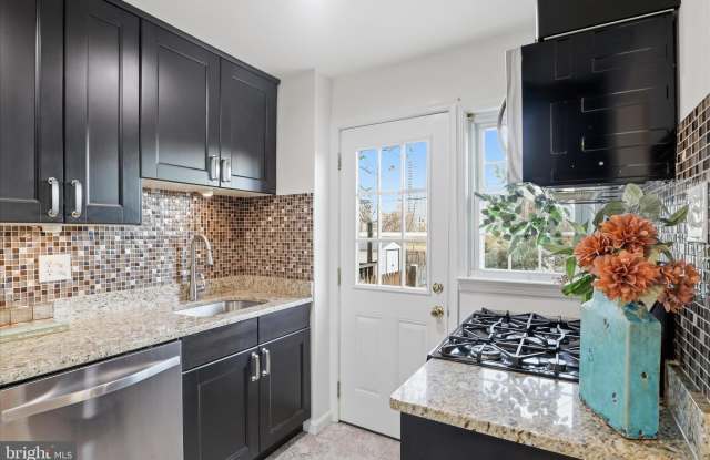 2238 ARLINGTON Terrace