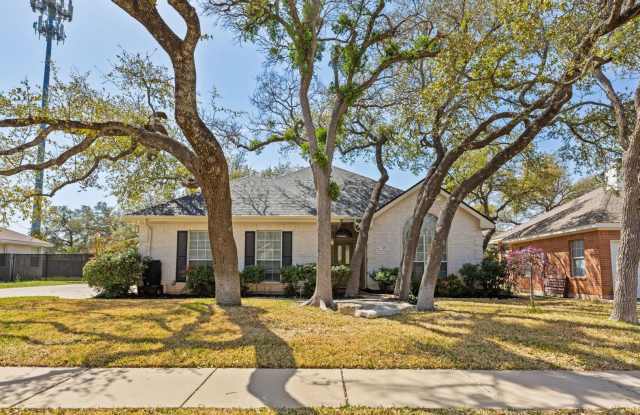 109 Riverview Dr Georgetown, TX 78628