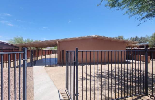 702 N Silverbell Road